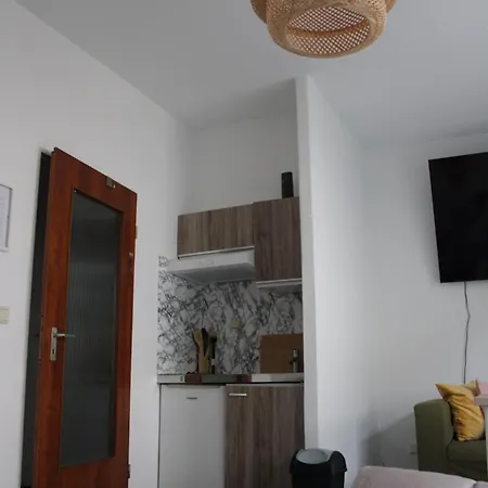 아파트 Business & Leisure In *